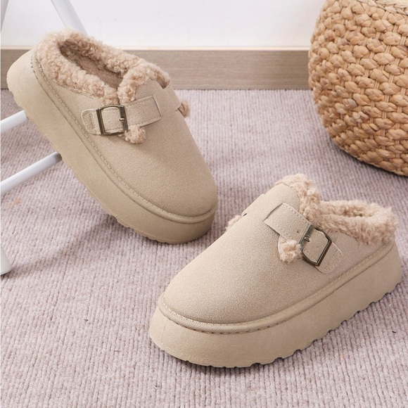 BOUTIQUE Faux Fur Shearling Thermal Fuzzy Buckle Platform Slippers, in Caramel - Picture 6 of 12